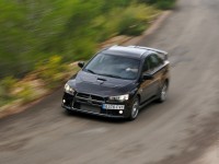 Mitsubishi Lancer Evo X photo