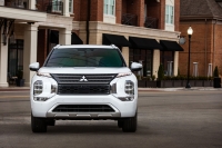Mitsubishi Outlander 2021 photo