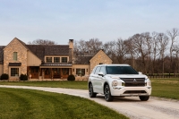 Mitsubishi Outlander 2021 photo