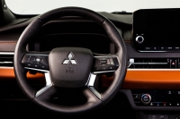 Mitsubishi Outlander 2021 photo