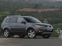 Mitsubishi Outlander XL 2005 photo