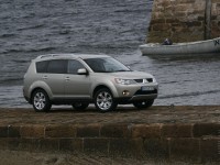 Mitsubishi Outlander XL 2005 photo