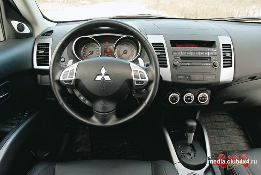 Mitsubishi Outlander XL c  2.4 .